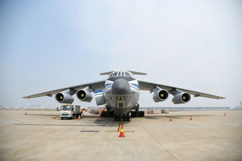 硬核自提 5架外国军机同天赴上海浦东机场装防疫物资,都是啥机型